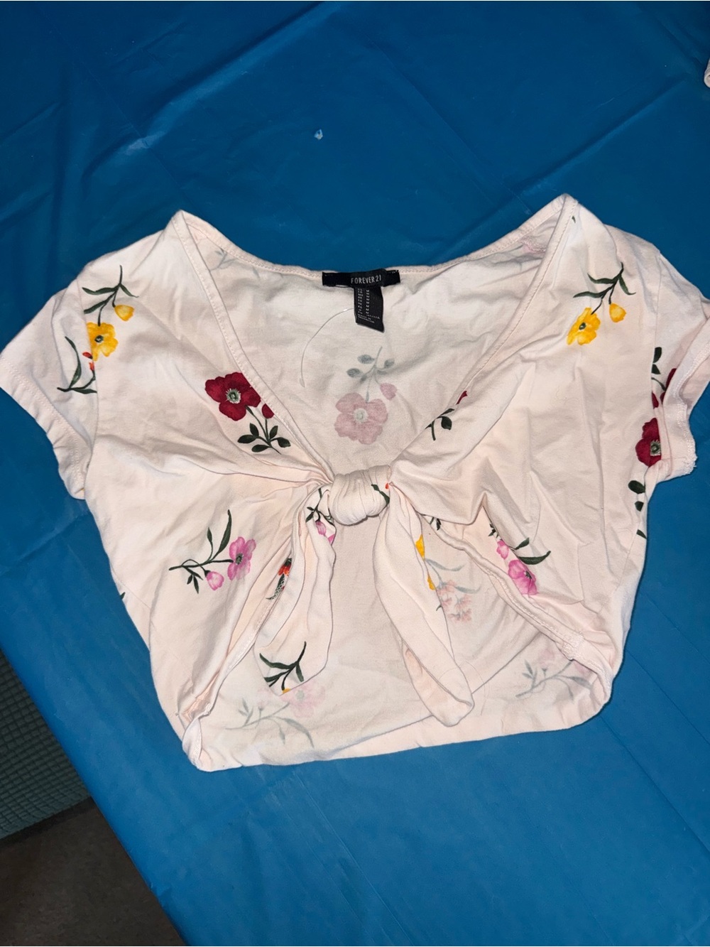 Forever 21 Light Pink Floral Knot-Front Crop Top